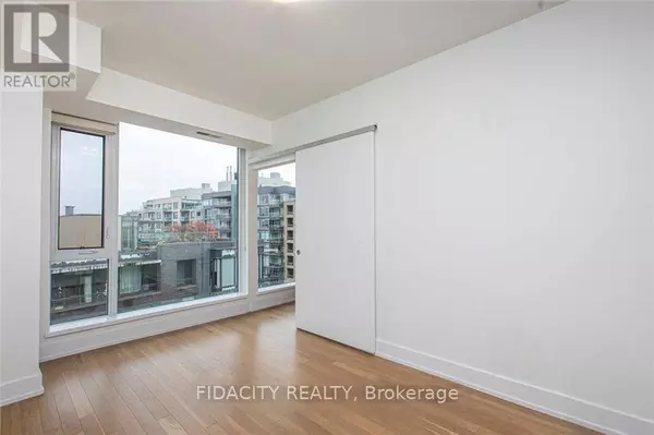 360 Patricia AVE #820, Ottawa, ON K1Z0A8