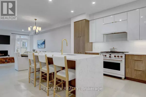 864 MOSES TENNISCO STREET, Ottawa, ON K1K5A2