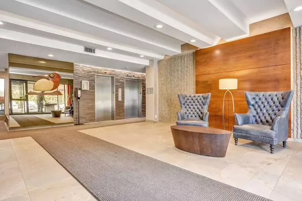 1195 Richmond RD #908, Woodroffe, ON K2B 8E4