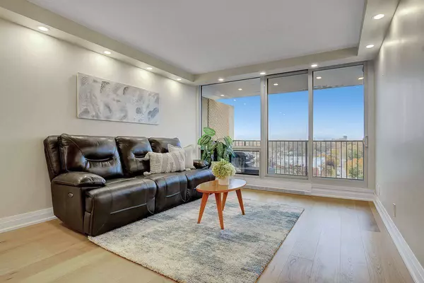 1195 Richmond RD #908, Woodroffe, ON K2B 8E4