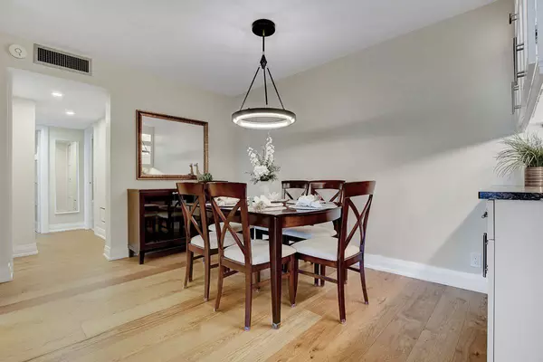 1195 Richmond RD #908, Woodroffe, ON K2B 8E4