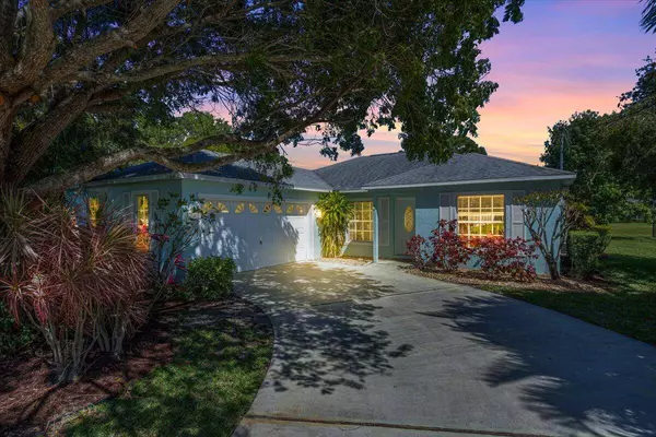 6193 NW Duke CIR, Port Saint Lucie, FL 34983