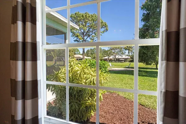 6193 NW Duke CIR, Port Saint Lucie, FL 34983