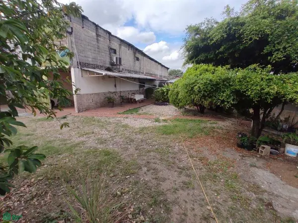 Avenida Circunvalacion Calle Colon Barrio Bolivar, 3301