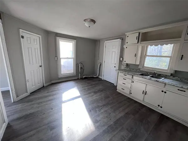 504 Lamar Street, Sulphur Springs, TX 75482