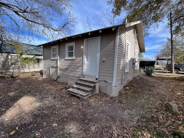 504 Lamar Street, Sulphur Springs, TX 75482