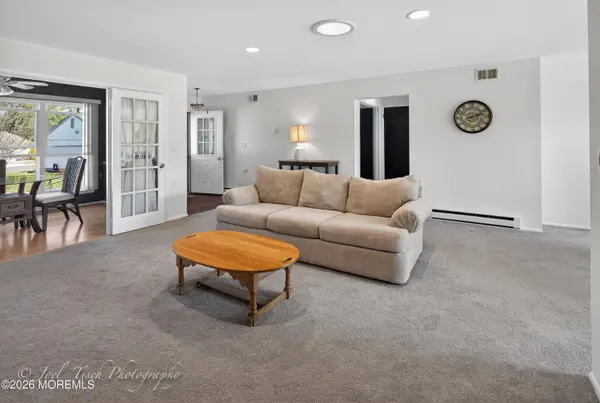 826 Liverpool Circle, Manchester, NJ 08759