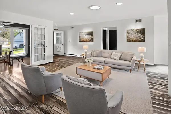 826 Liverpool Circle, Manchester, NJ 08759