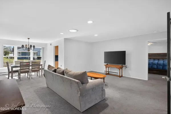 826 Liverpool Circle, Manchester, NJ 08759