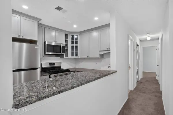 92 Des Moines Court, Tinton Falls, NJ 07712