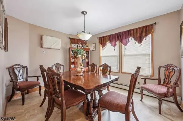 764-766 Hazard Pl, Elizabeth City, NJ 07208