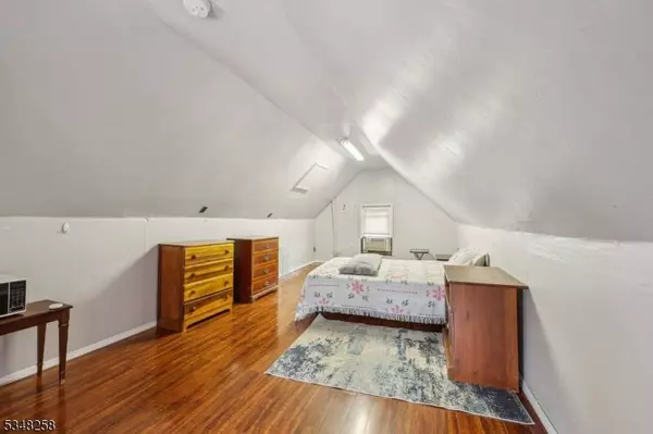 764-766 Hazard Pl, Elizabeth City, NJ 07208