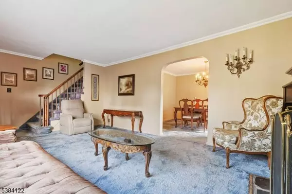 20 Kew Dr, Springfield Twp., NJ 07081