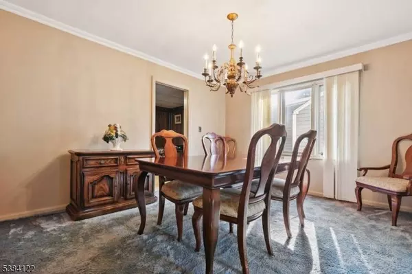 20 Kew Dr, Springfield Twp., NJ 07081