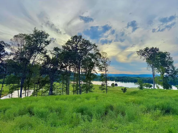 1276 Holly Glen LN, Decatur, TN 37322