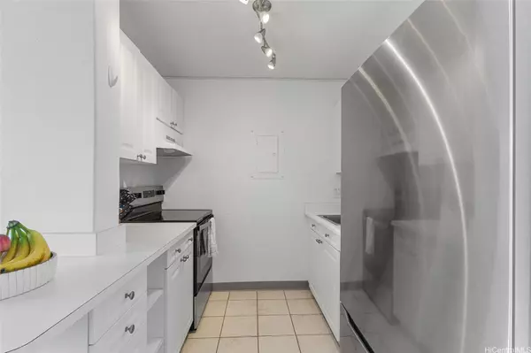 775 Kinalau PL #1806, Honolulu, HI 96813