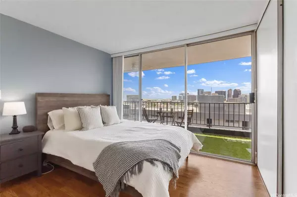 775 Kinalau PL #1806, Honolulu, HI 96813