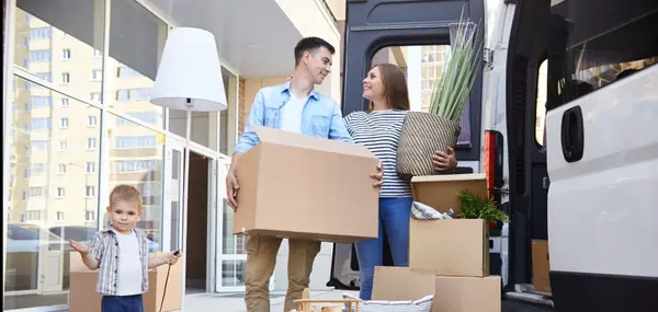 feature image of How to Move to a New City Successfully and Settle In Smoothly