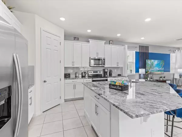 8943 COCONUT BREEZE DR, Kissimmee, FL 34747