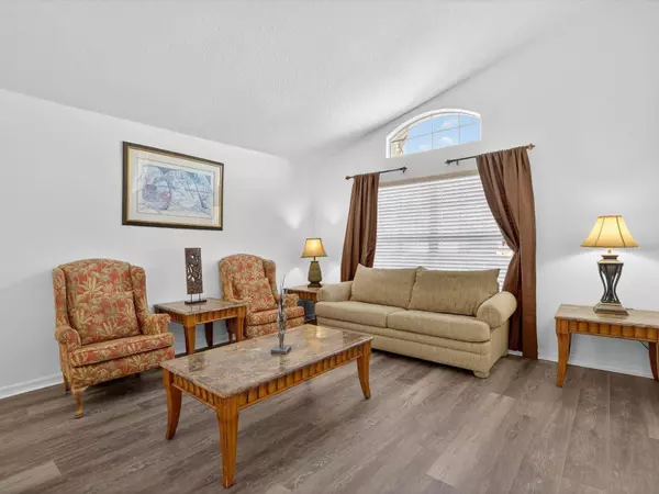 1112 SOLANA CIR, Davenport, FL 33897