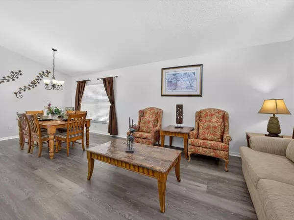 1112 SOLANA CIR, Davenport, FL 33897