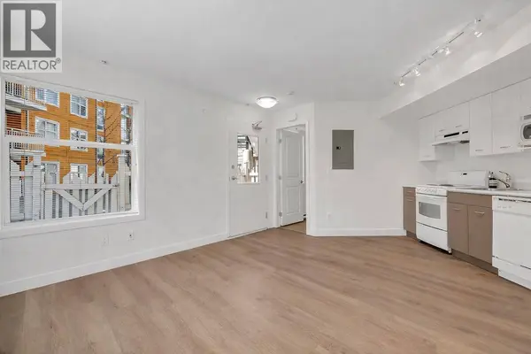 533 Yates RD #100, Kelowna, BC V1V2T7