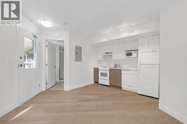 533 Yates RD #100, Kelowna, BC V1V2T7