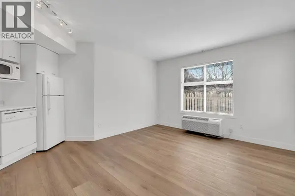 533 Yates RD #100, Kelowna, BC V1V2T7