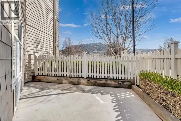 533 Yates RD #100, Kelowna, BC V1V2T7