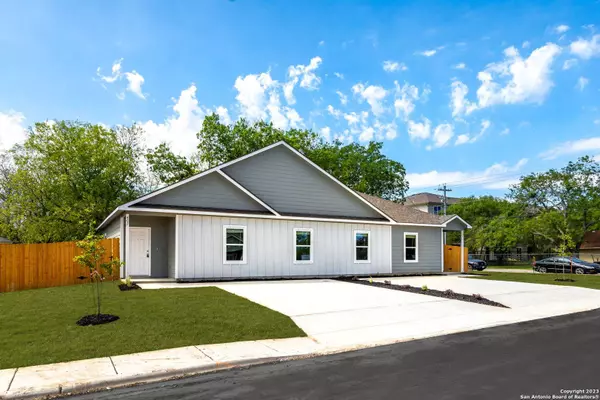 609-611 Hudson St, Seguin, TX 78155