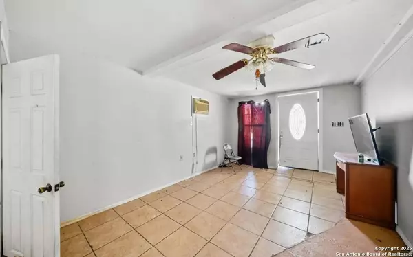 134 Cheyenne, San Antonio, TX 78207