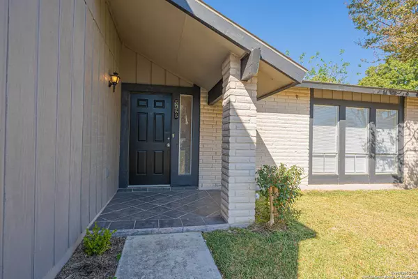 5955 Oak Run, San Antonio, TX 78247