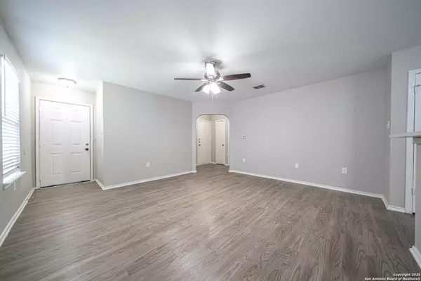 6719 Walnut Valley, San Antonio, TX 78242