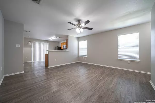 6719 Walnut Valley, San Antonio, TX 78242