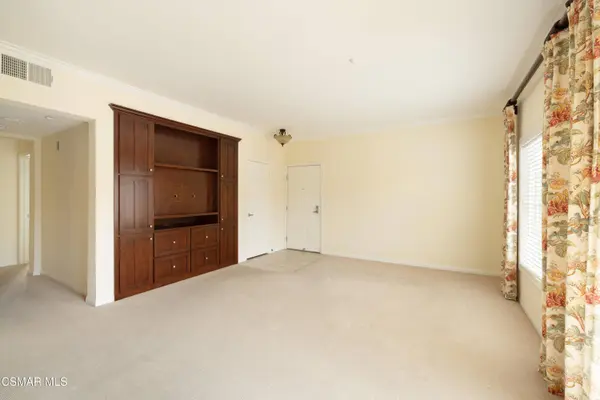 485 Country Club Drive #225, Simi Valley, CA 93065