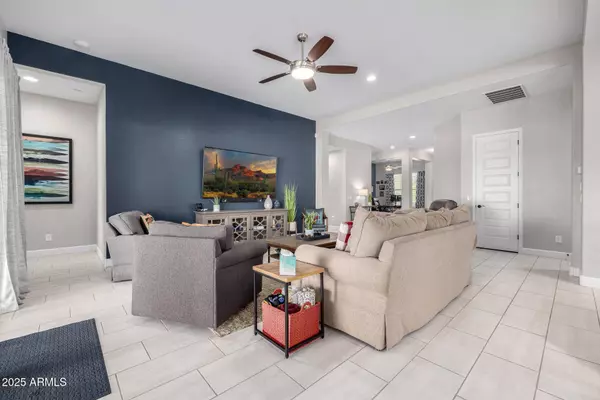 5621 N 189TH Drive, Litchfield Park, AZ 85340