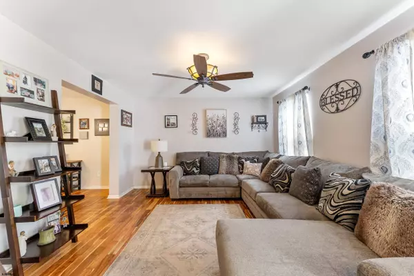 28 Crestwood Cir, Egg Harbor Township, NJ 08234