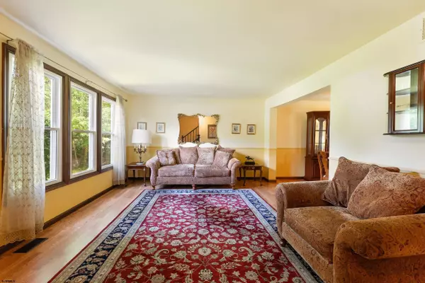 208 Crestview Ave, Galloway Township, NJ 08205