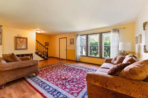 208 Crestview Ave, Galloway Township, NJ 08205