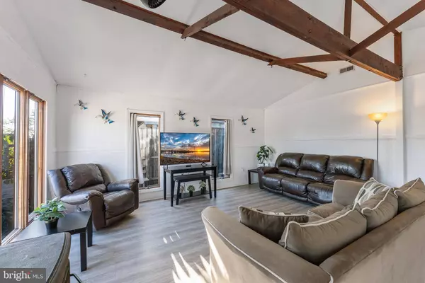 48 W POTOMAC DR, Tuckerton, NJ 08087