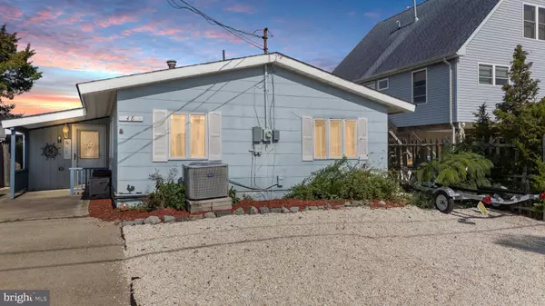 48 W POTOMAC DR, Tuckerton, NJ 08087