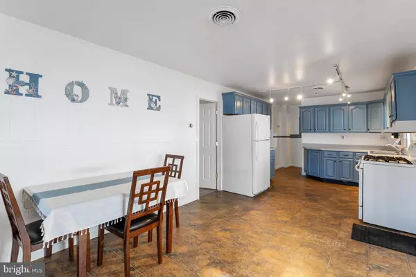 48 W POTOMAC DR, Tuckerton, NJ 08087