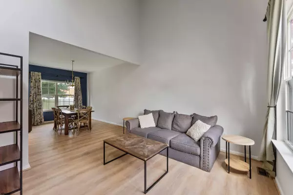 7 Olivia Dr, Egg Harbor Township, NJ 08234