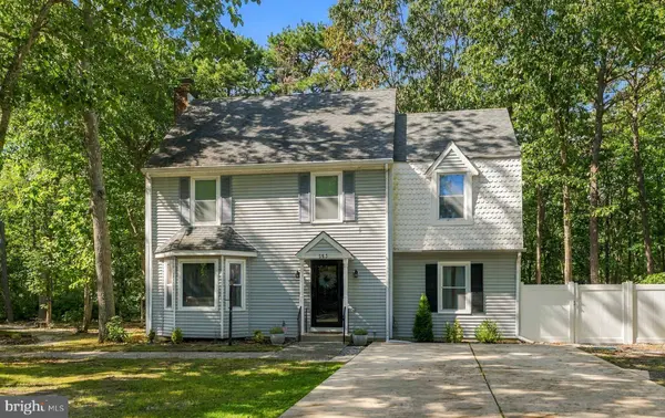 563 CONSTITUTION DR