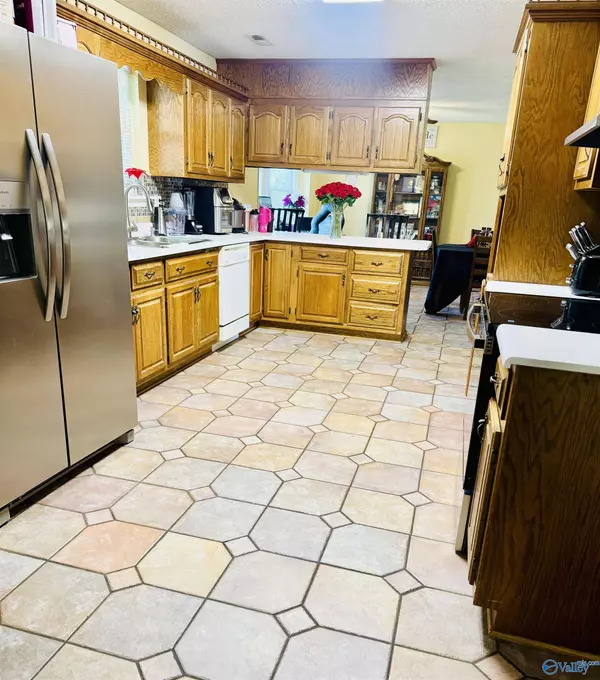 3315 Wheat Avenue SW, Decatur, AL 35603