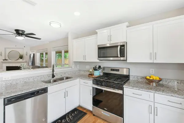 903 Saunders DR, Round Rock, TX 78664