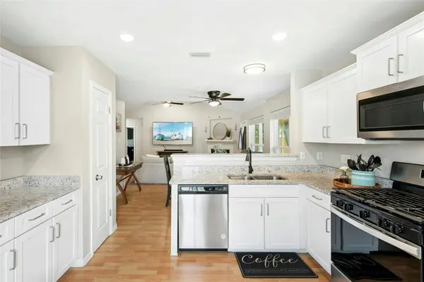 903 Saunders DR, Round Rock, TX 78664