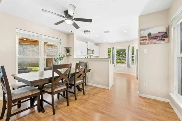 903 Saunders DR, Round Rock, TX 78664