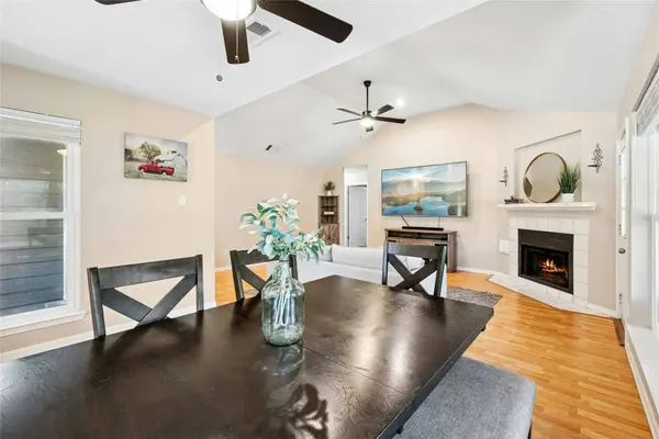 903 Saunders DR, Round Rock, TX 78664