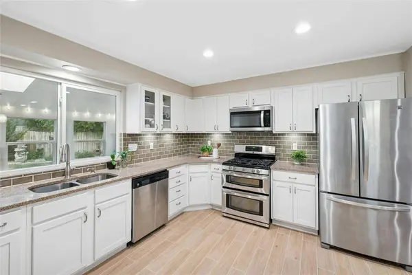 2627 Oak Meadow DR, Round Rock, TX 78681